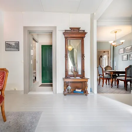 Jugend 1905 Apartment